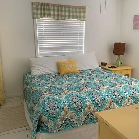 Lovely 1 Bedroom Unit Across From Lido Key Beach ซาราโซตา ภายนอก รูปภาพ