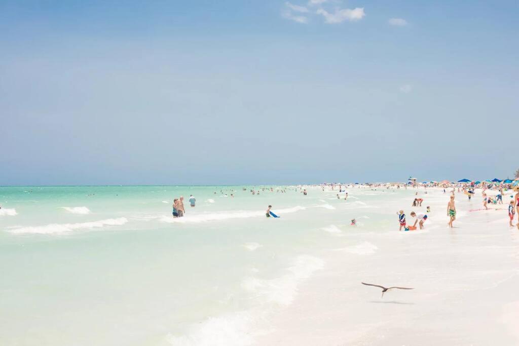 Lovely 1 Bedroom Unit Across From Lido Key Beach ซาราโซตา ภายนอก รูปภาพ